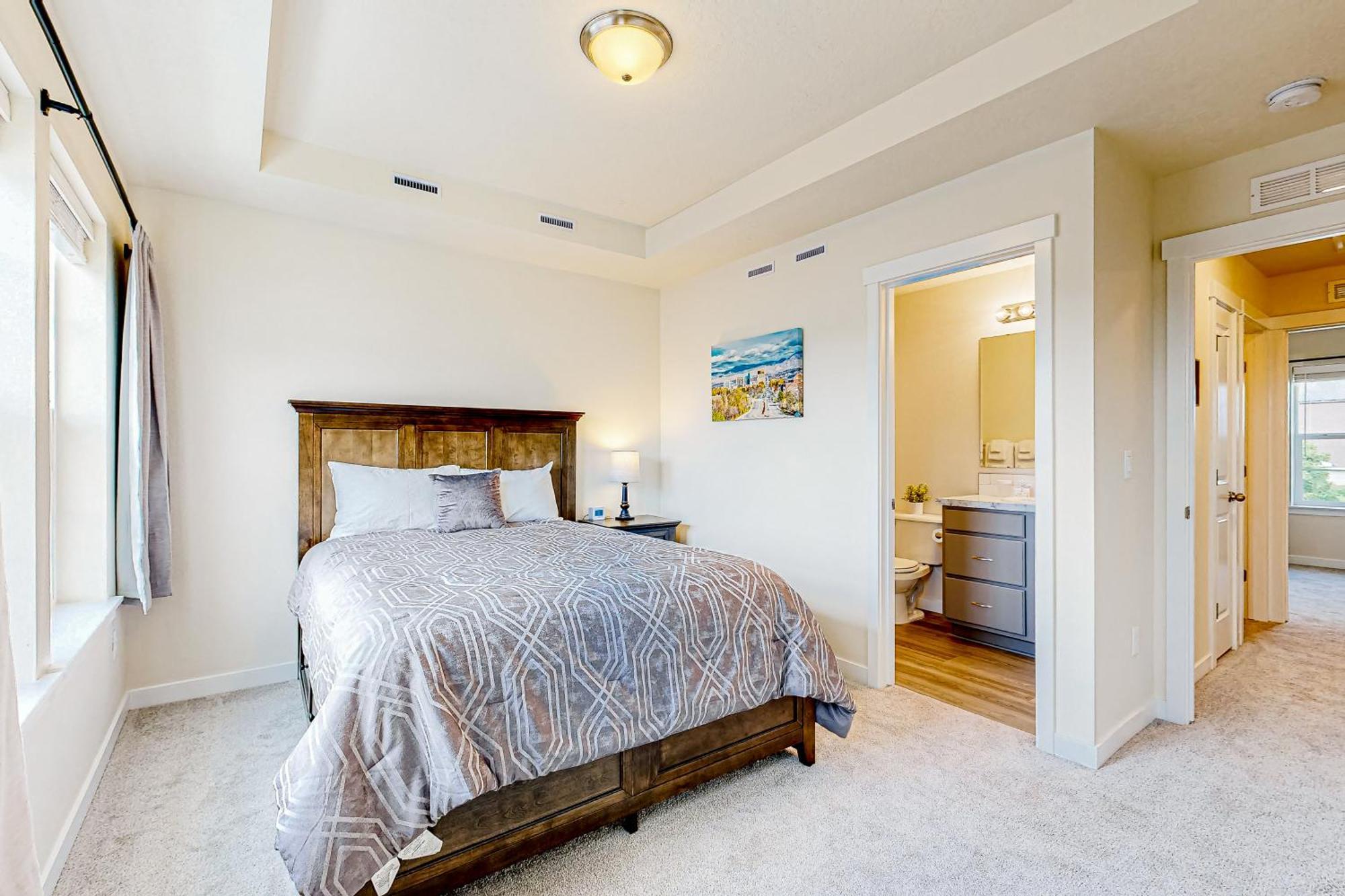 Brownstone Beauty * Boise