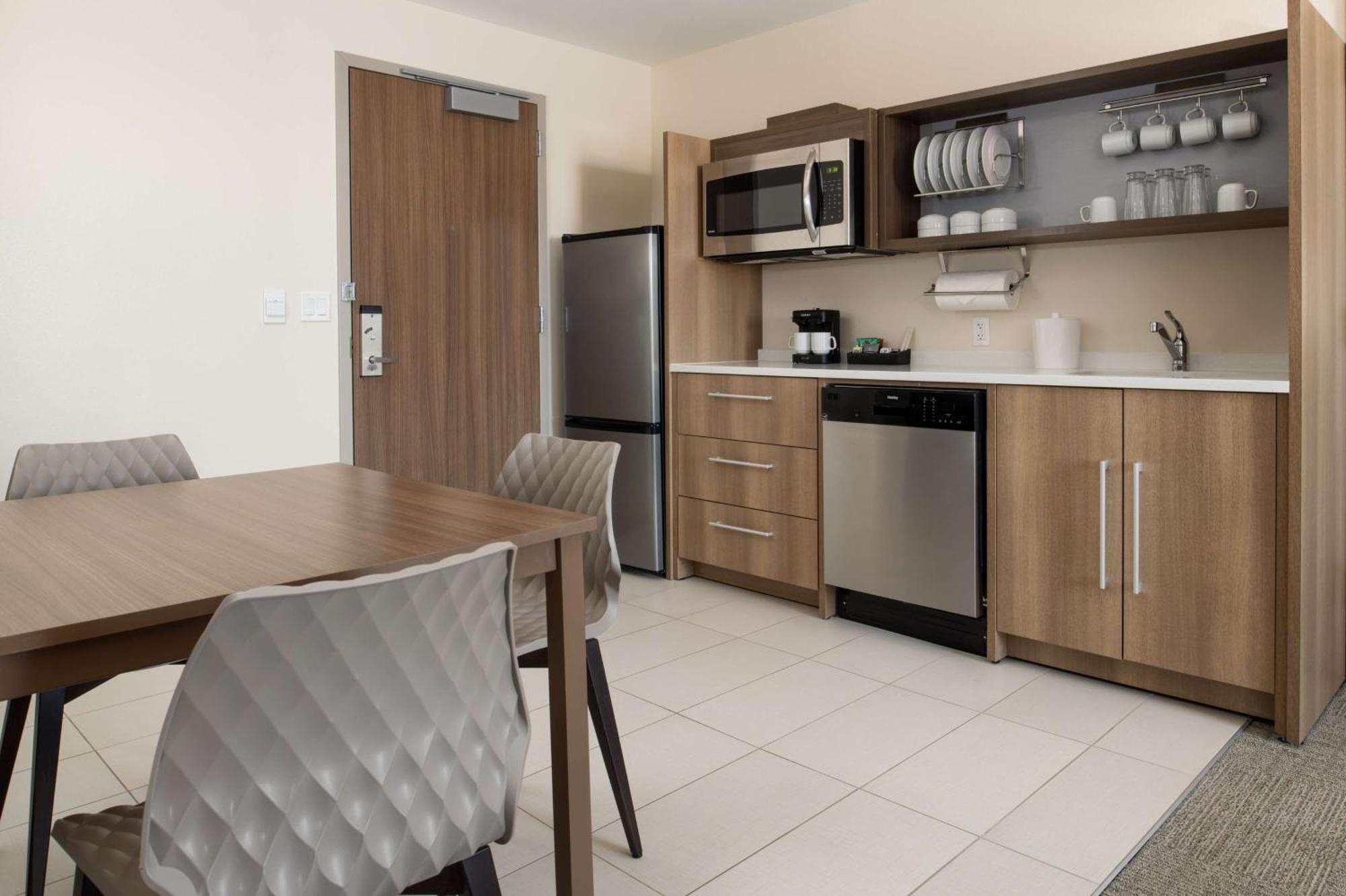 Home2 By Hilton Downtown 3*