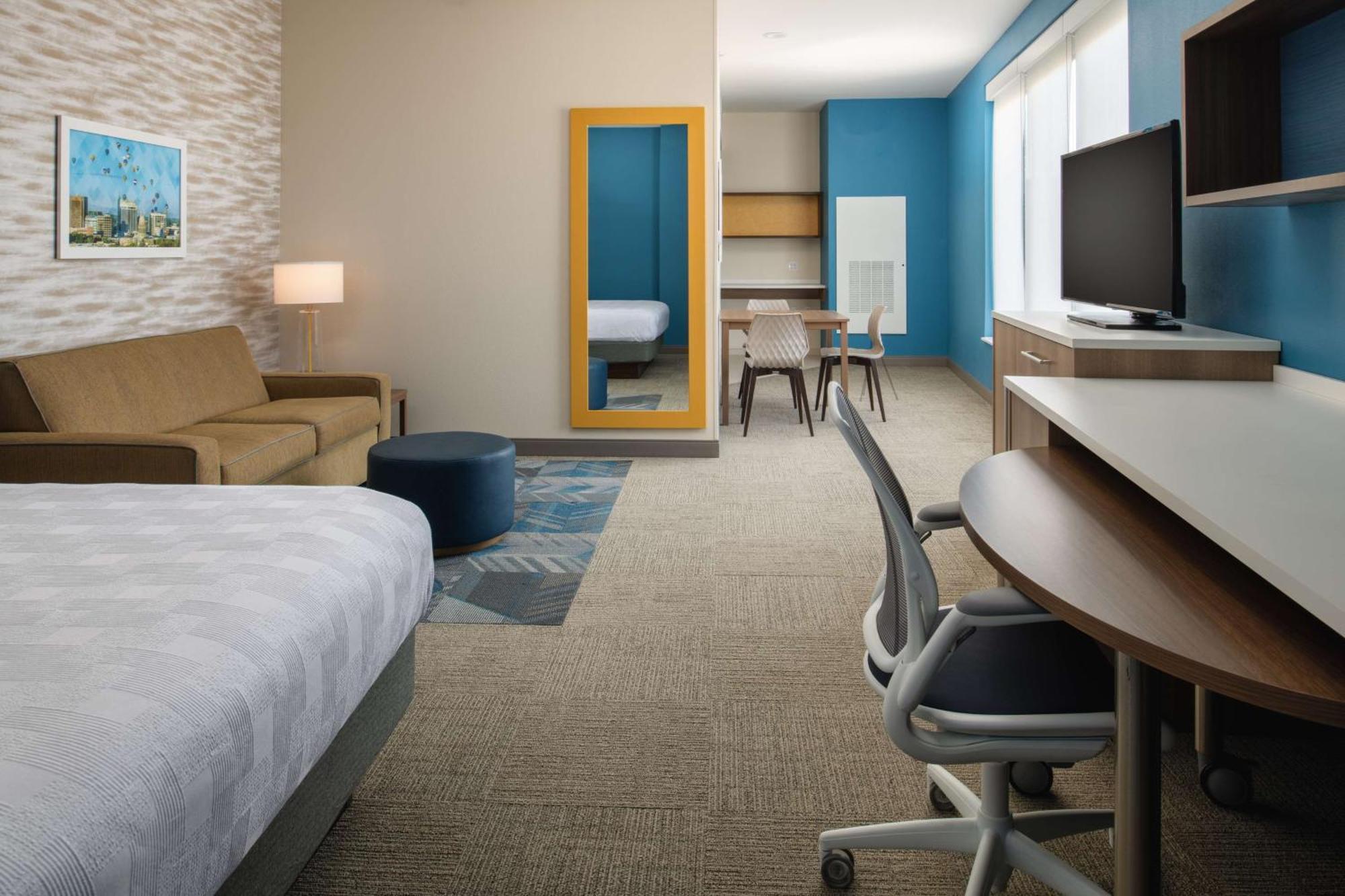 Home2 By Hilton Downtown Hotel 3*
