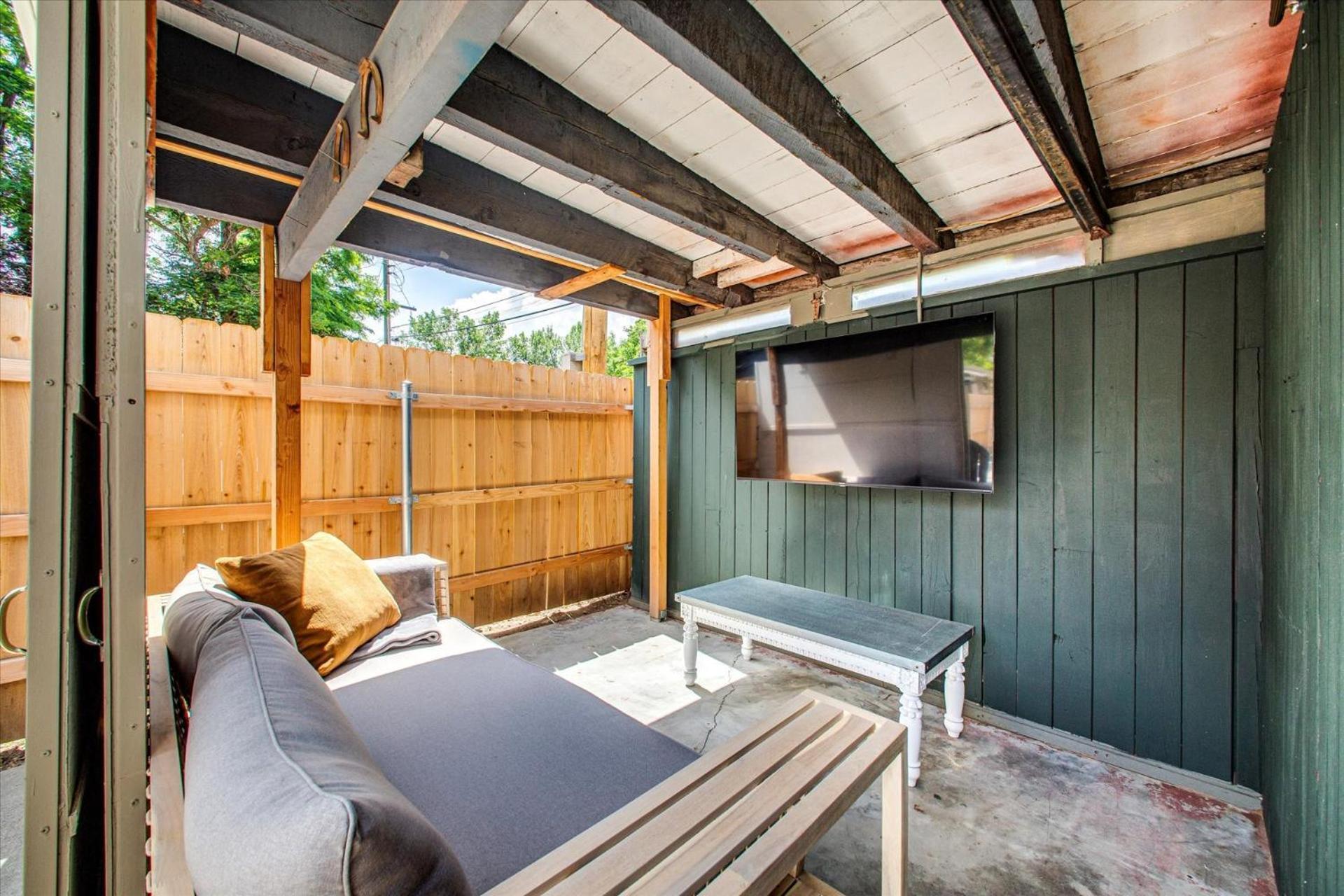 Eagle Rock Base Camp Holiday home *