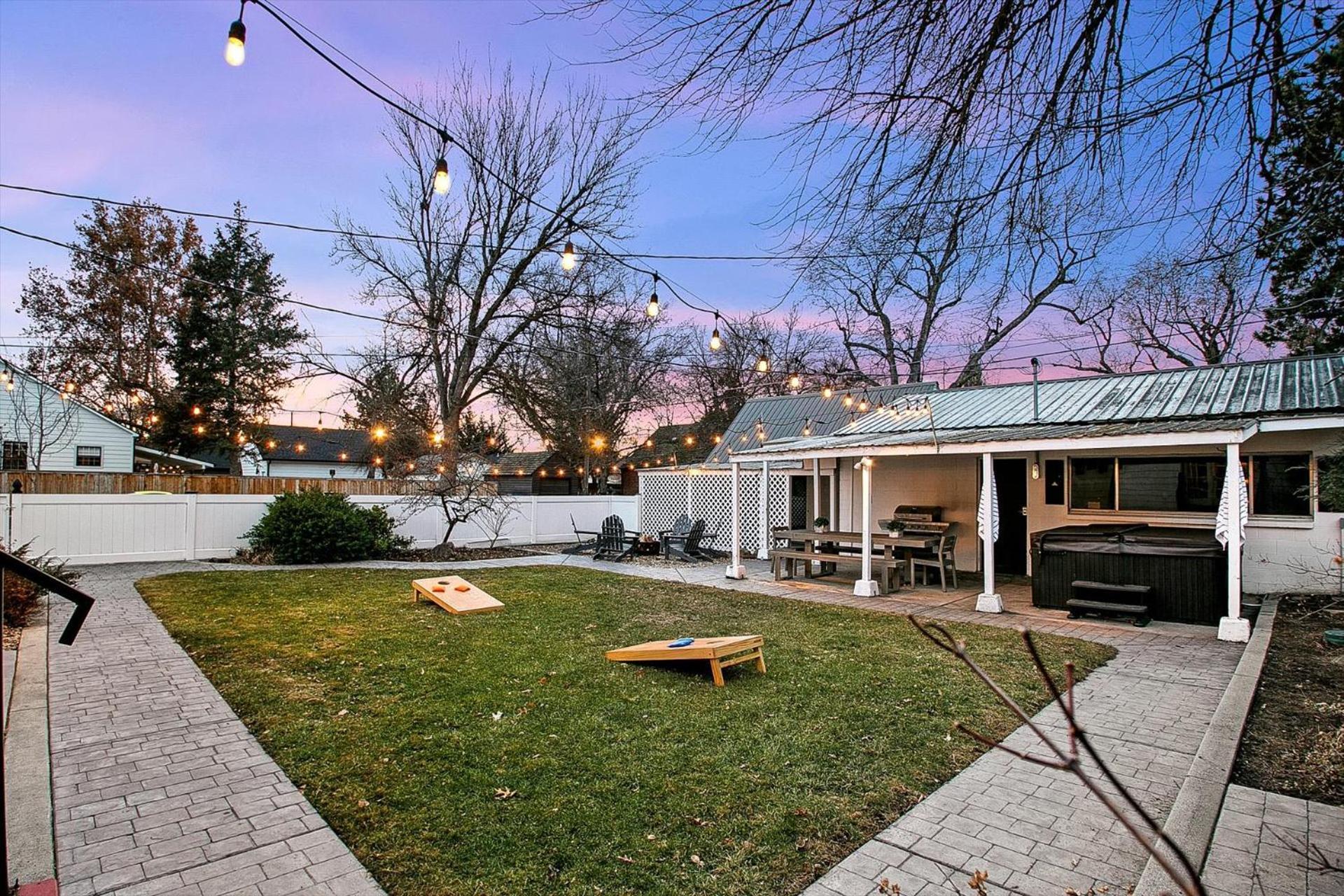 Hand House Holiday home
