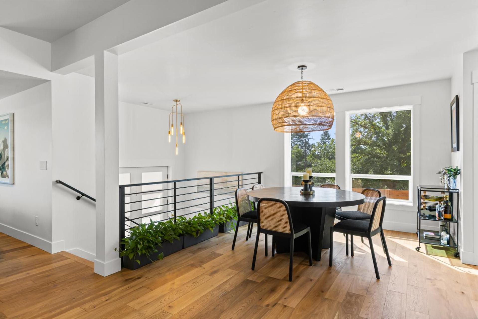 Lux North End Home: Heated Pool/fire Pit/theatre Holiday home