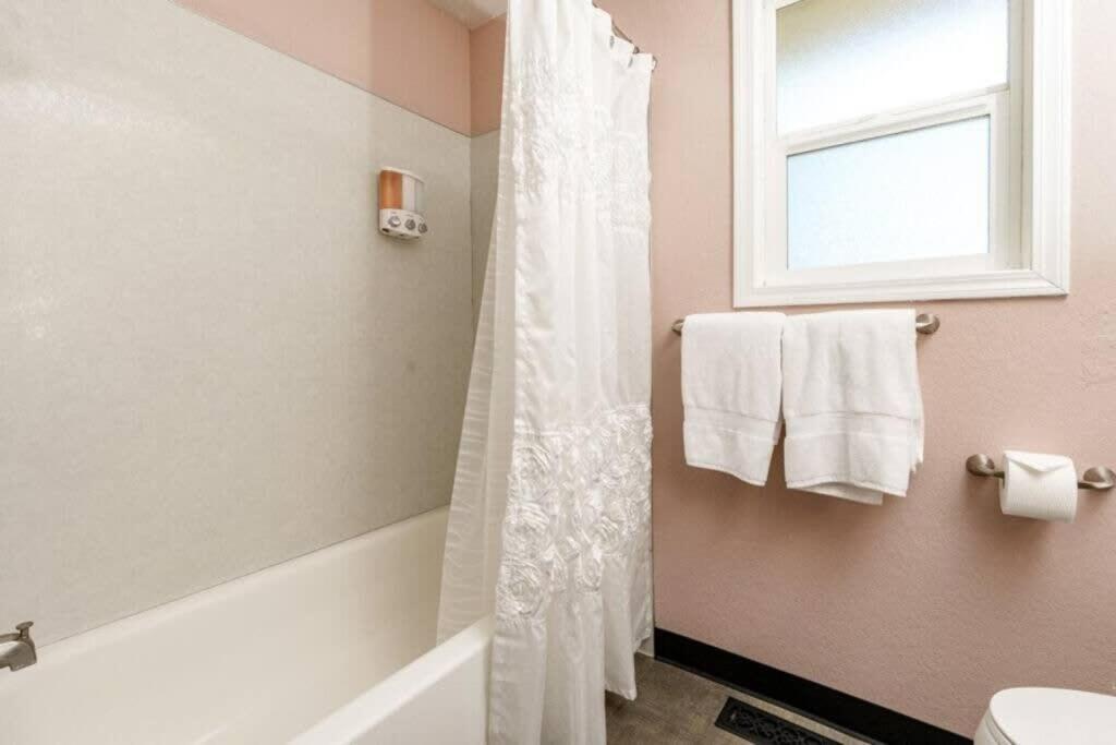 #stayinmydistrict Cozy Townhouse Holiday home