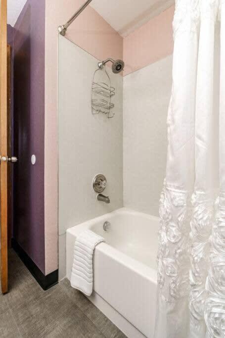 #stayinmydistrict Cozy Townhouse *