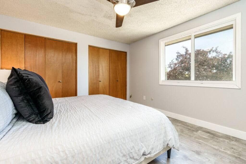 #stayinmydistrict Cozy Townhouse Holiday home Boise