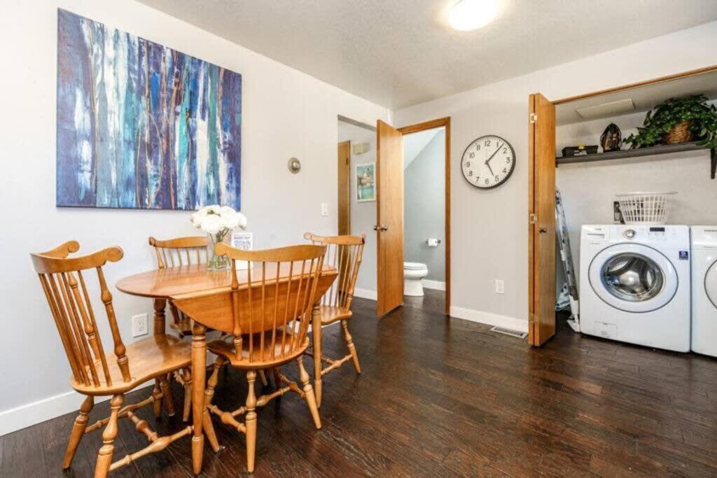 #stayinmydistrict Cozy Townhouse
