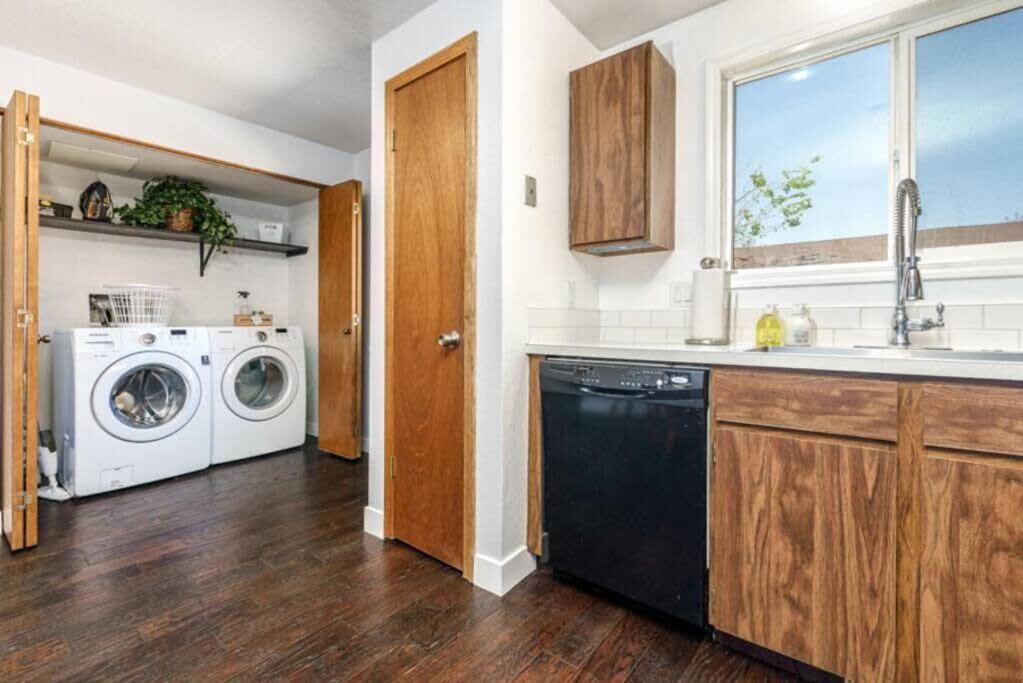 #stayinmydistrict Cozy Townhouse *