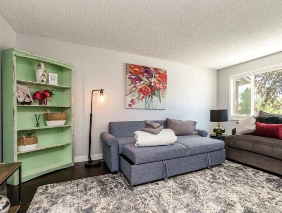 #stayinmydistrict Cozy Townhouse *