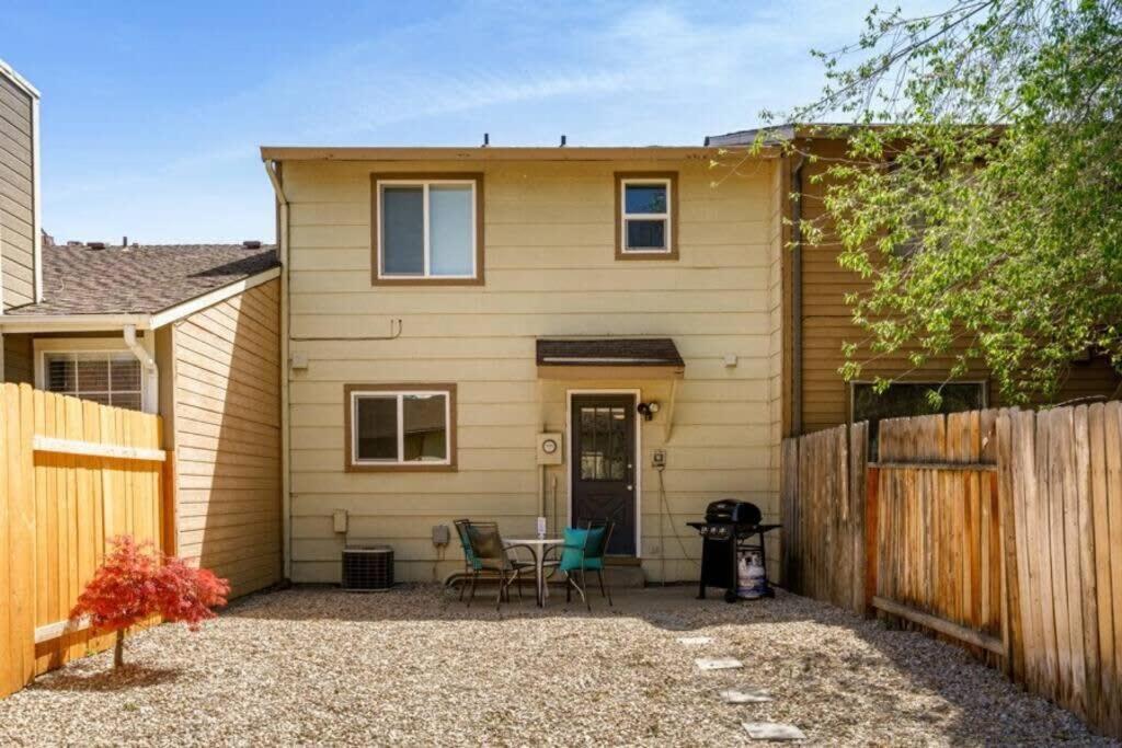#stayinmydistrict Cozy Townhouse Holiday home