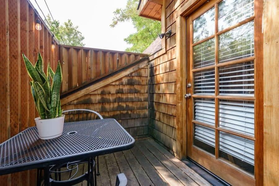 #stayinmydistrict Hyde Park Newly Remodeled Loft