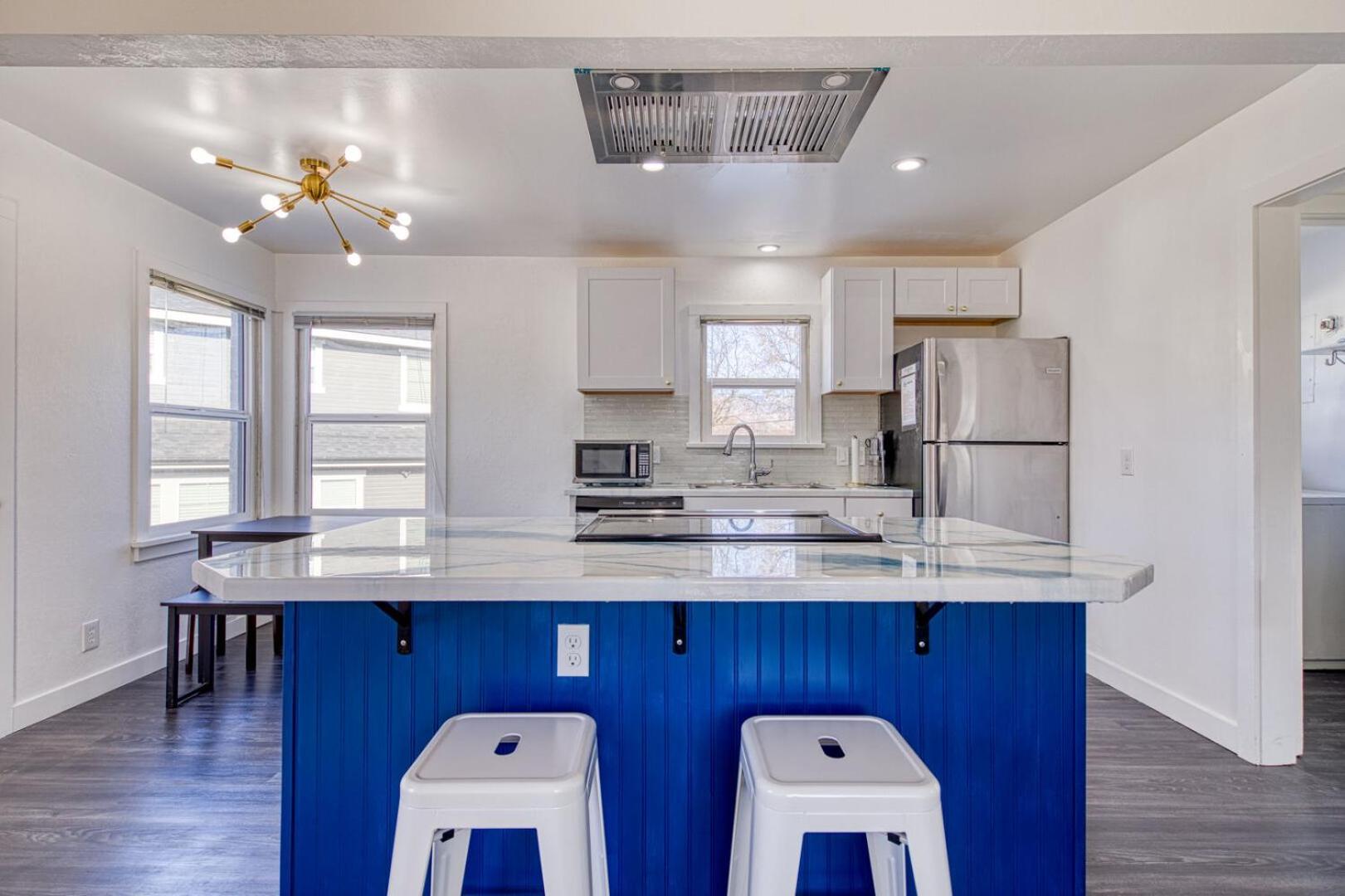 Apartment New Downtown On Bsu Campus 3 Beds Sleeps 6