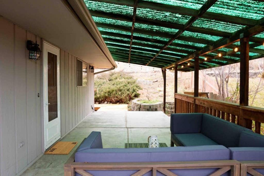 #stayinmydistrict Modern North End Hills Retreat