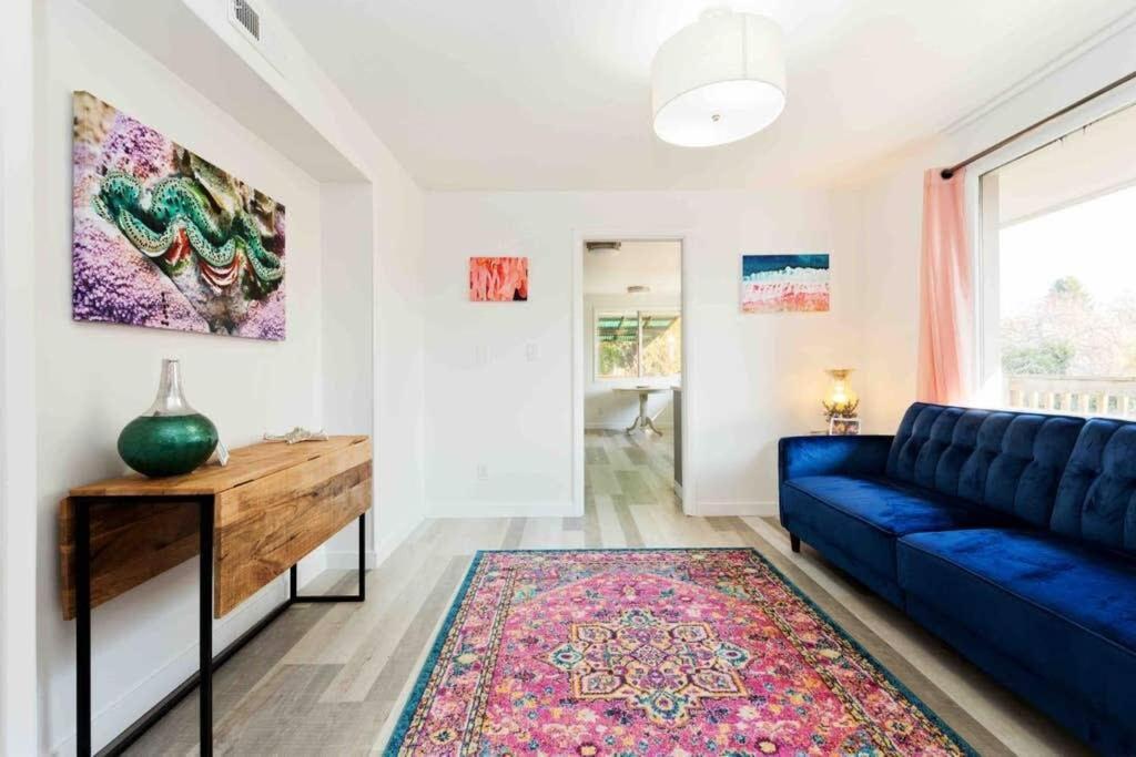 Holiday home #stayinmydistrict Modern North End Hills Retreat
