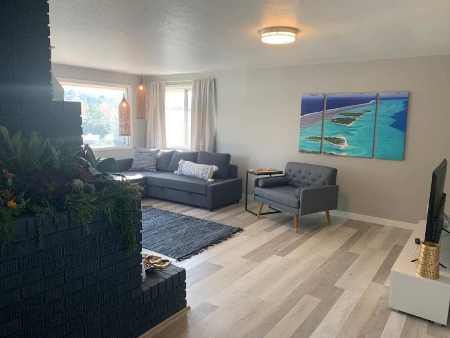 Holiday home #stayinmydistrict Modern North End Hills Retreat