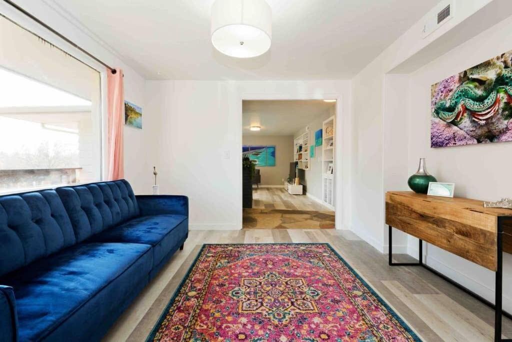#stayinmydistrict Modern North End Hills Retreat *
