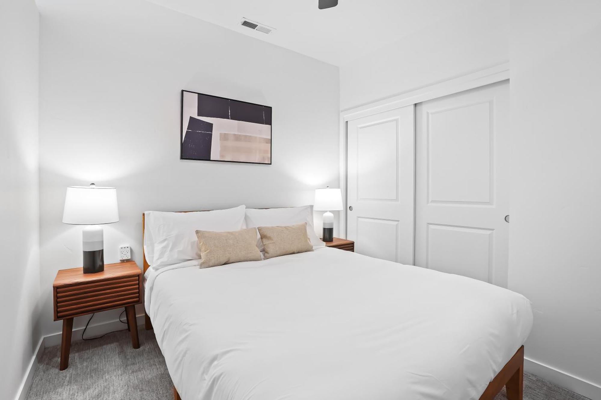 Kasa At Cortland On The River Apartment