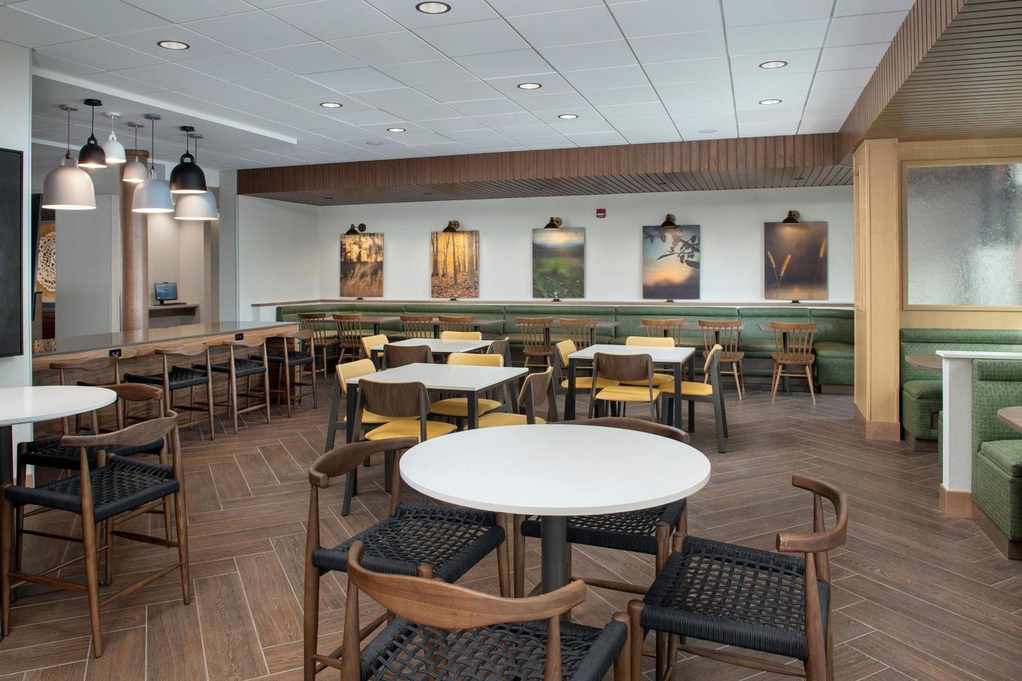Fairfield & By Marriott West Hotel 3*
