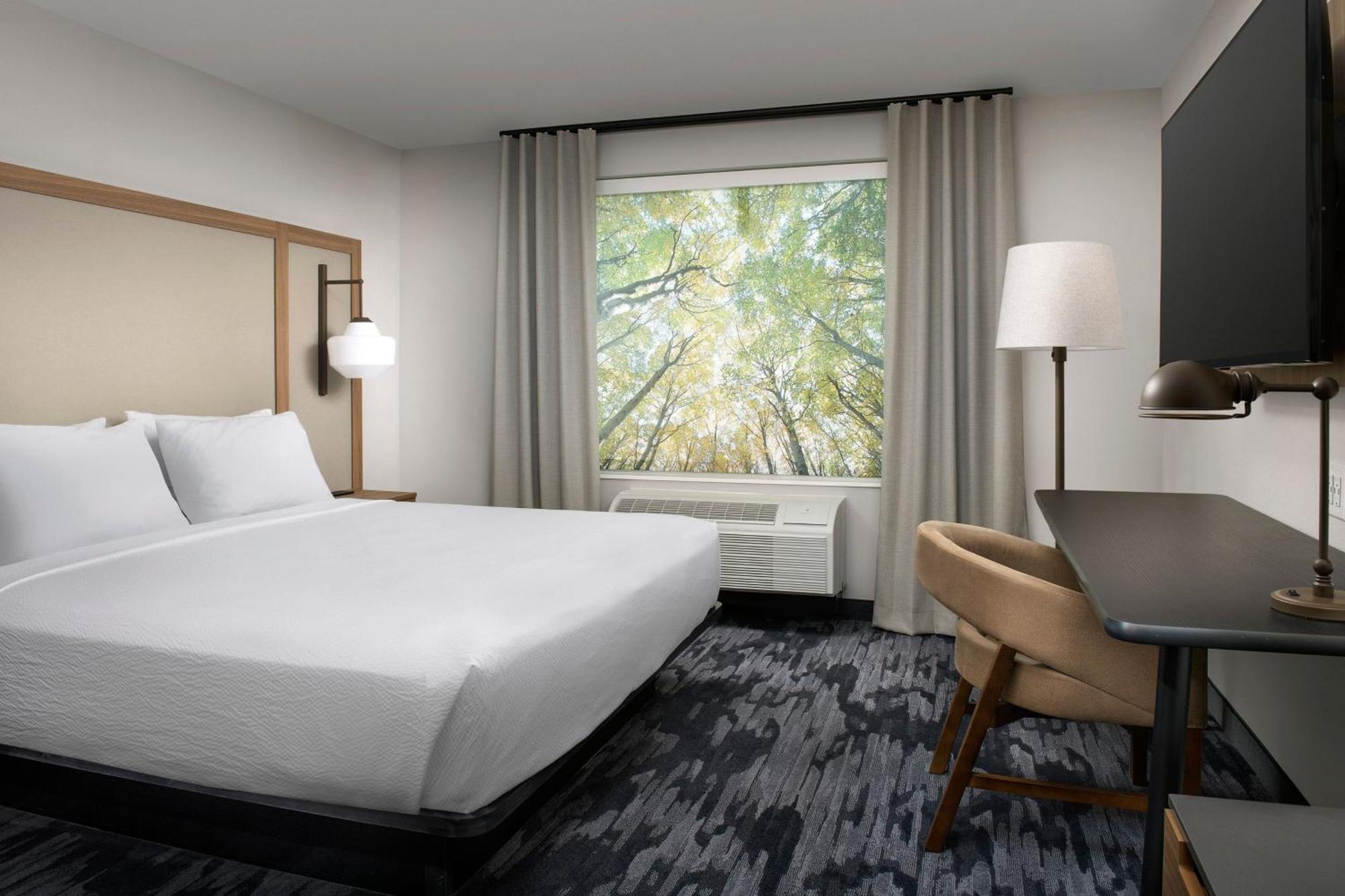 Fairfield & By Marriott West 3*