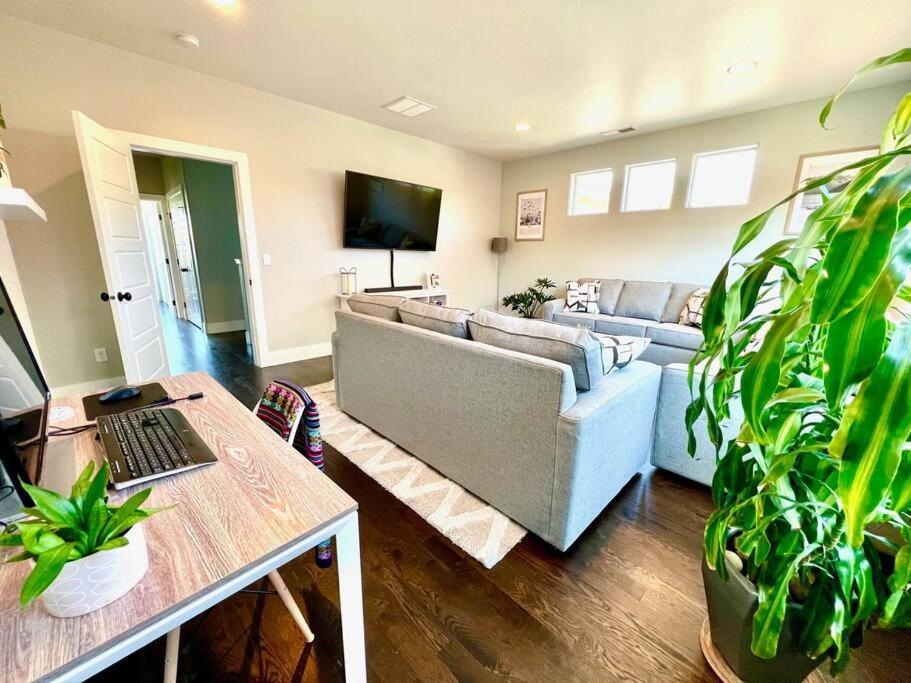 The Greenbelt Getaway - Views, Pets, Bikes, Games, Fun Holiday home Boise