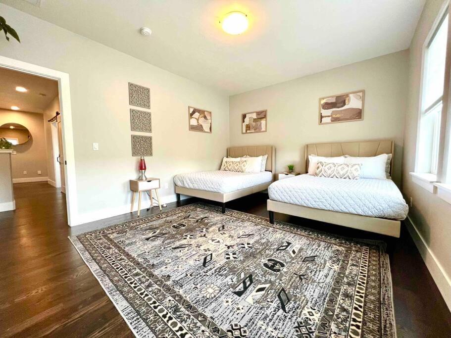 The Greenbelt Getaway - Views, Pets, Bikes, Games, Fun Holiday home
