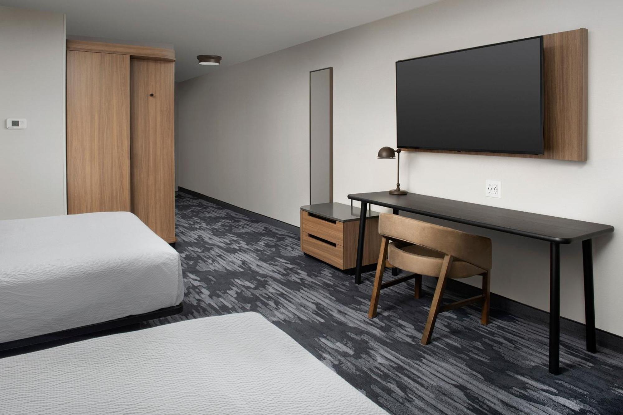 Hotel Fairfield & By Marriott West