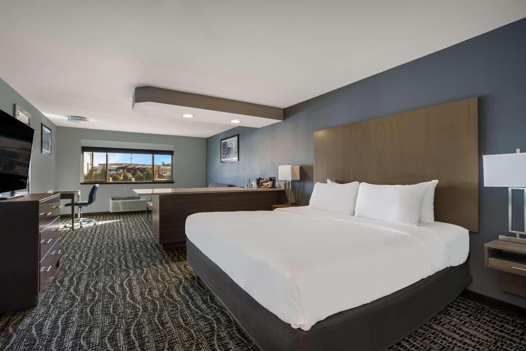 28 Airport, Ascend Collection 3*