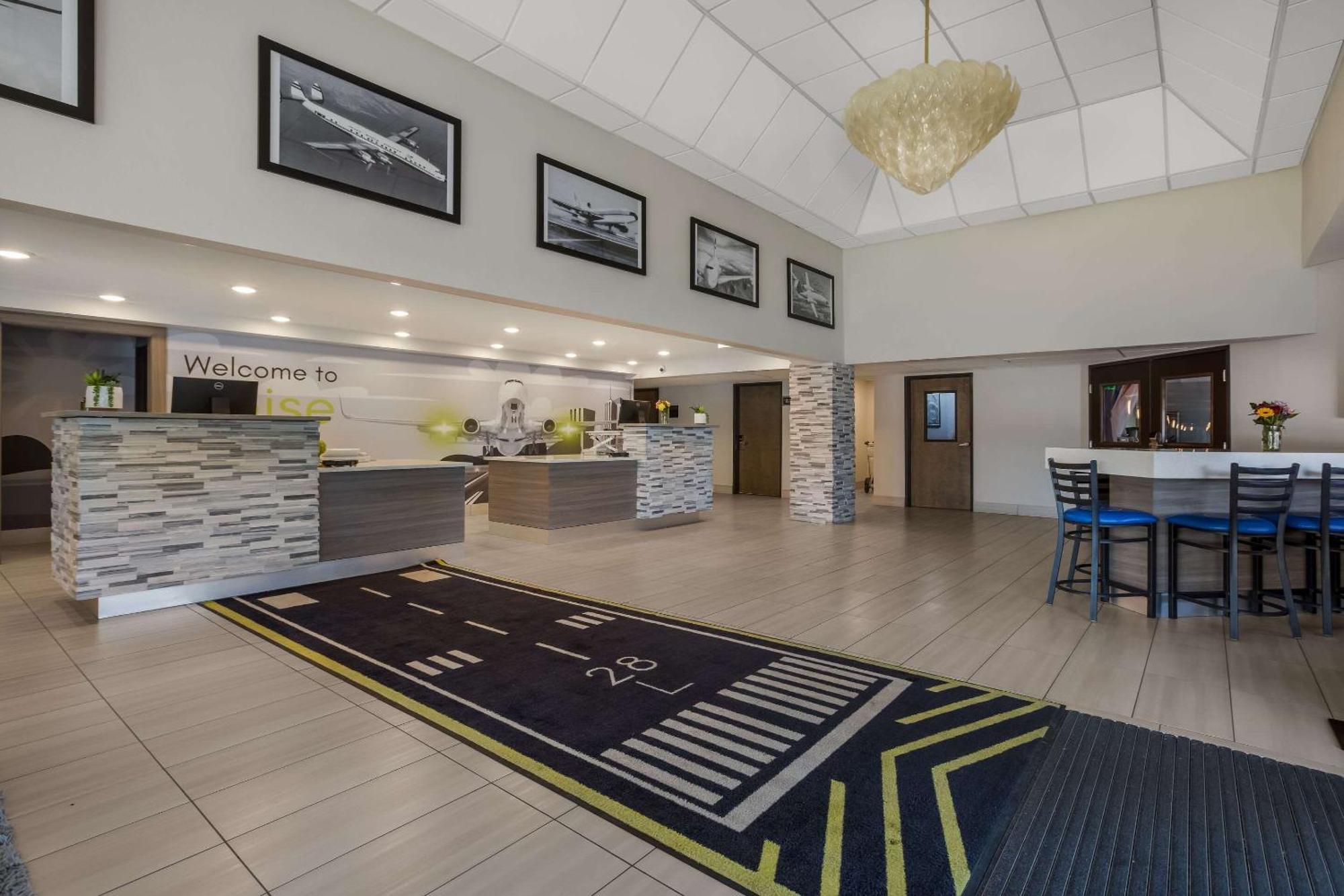 28 Airport, Ascend Collection Hotel