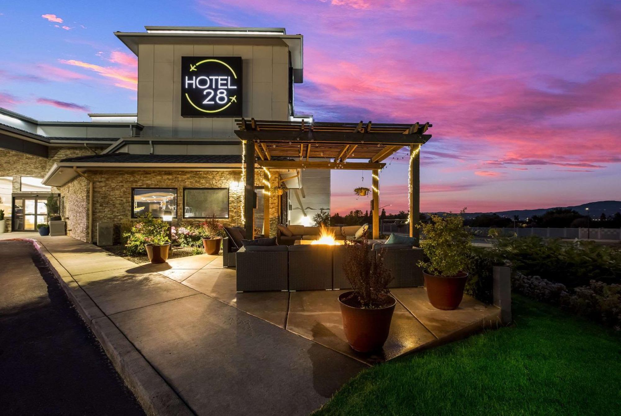 Hotel 28 Airport, Ascend Collection