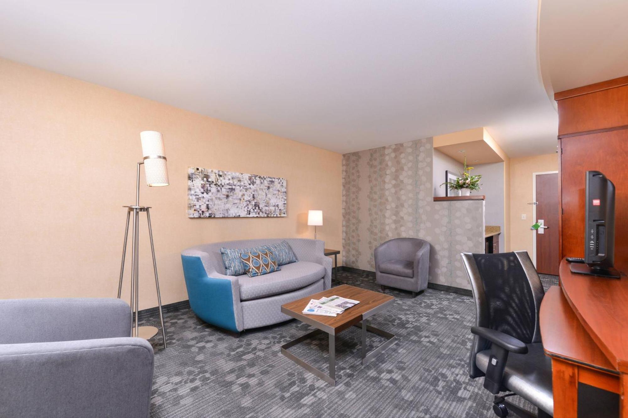 Courtyard By Marriott West/meridian 3*