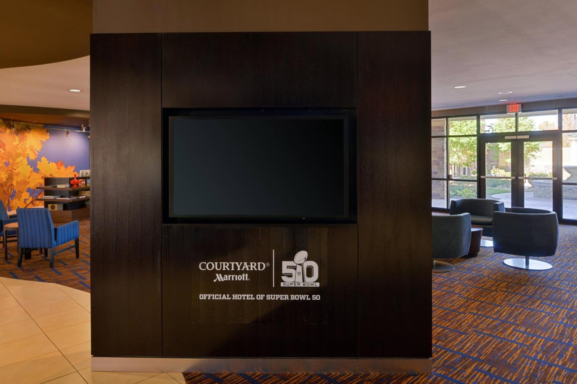 Courtyard By Marriott West/meridian Hotel 3*
