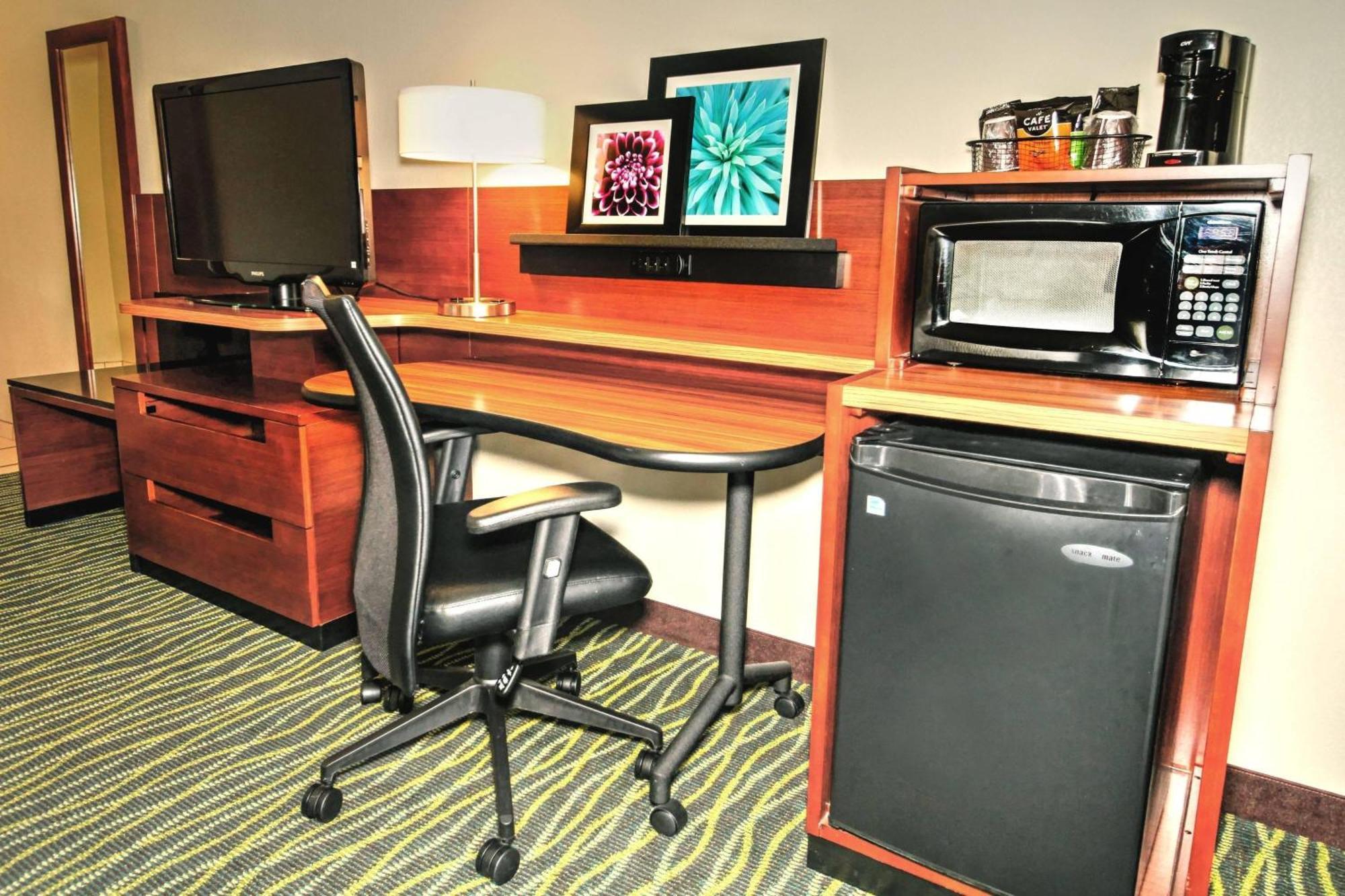Fairfield Airport Hotel