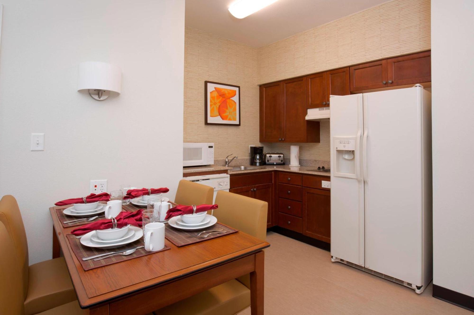 Hotel West 3*