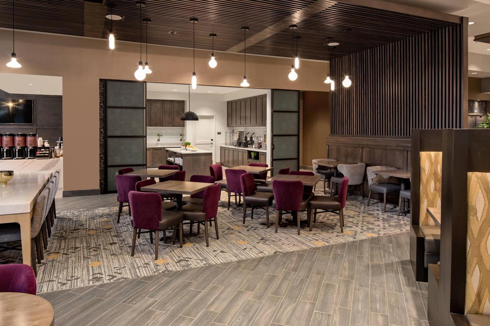 Hotel By Marriott Downtown Center Boise