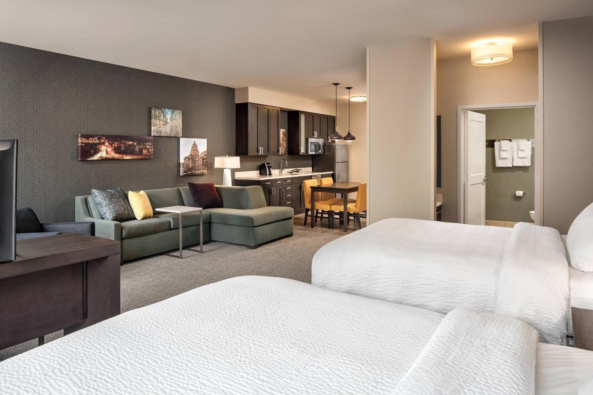By Marriott Downtown Center 3*