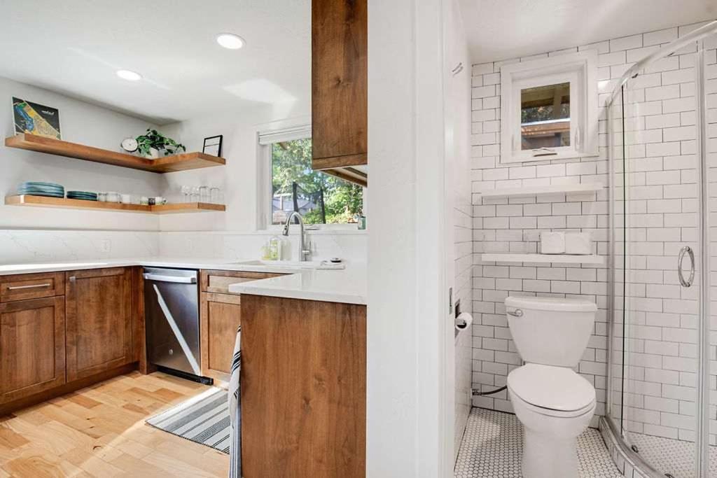 Charming Historical In Downtown Holiday home *