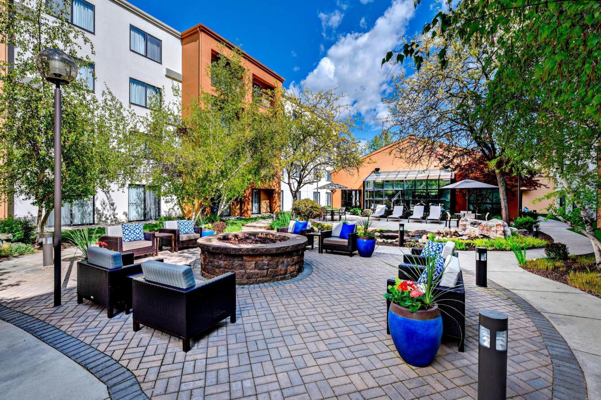 Hotel Courtyard Downtown Boise
