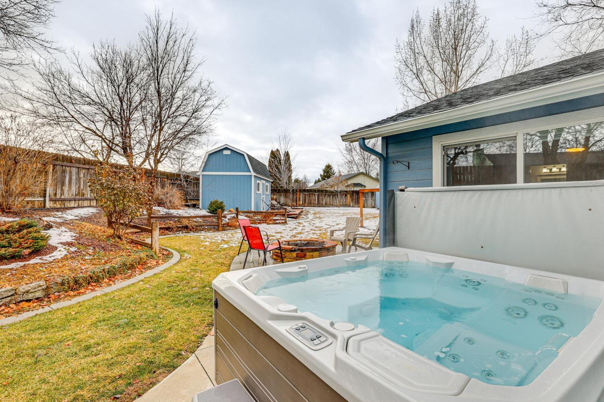 Private Hot Tub And Backyard Family * Boise