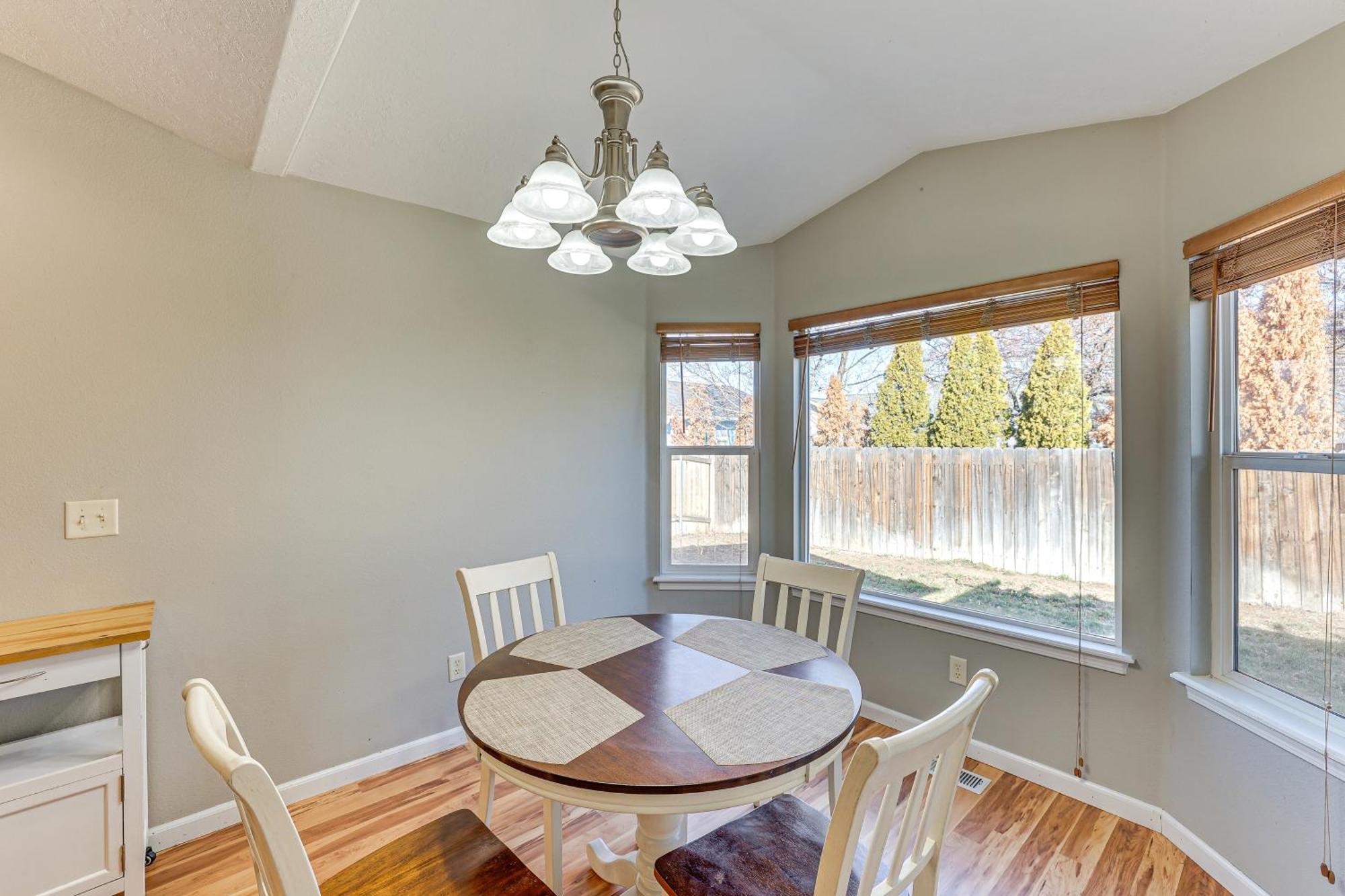 1 Mi To Towne Square With Patio! Holiday home Boise
