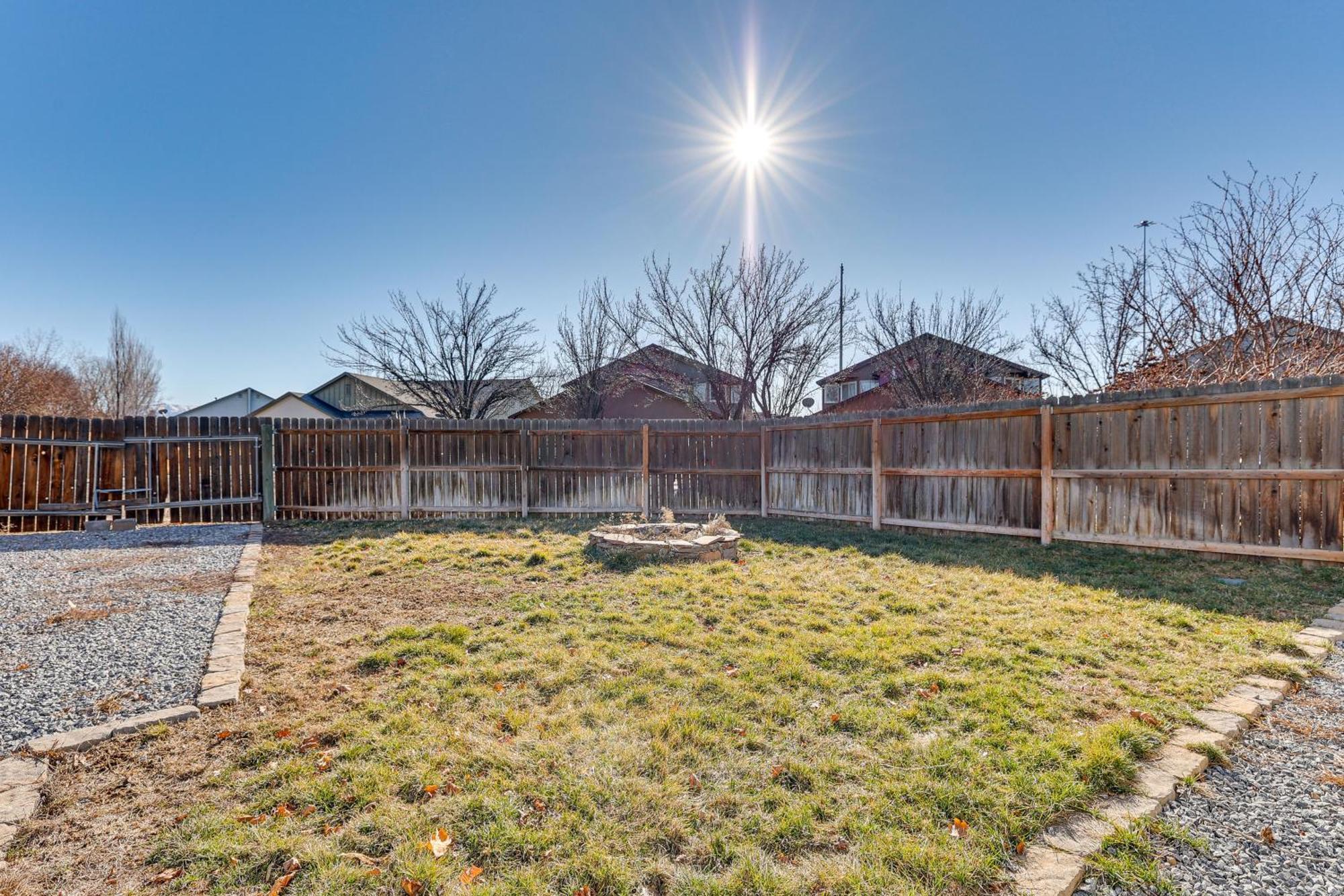 1 Mi To Towne Square With Patio! Boise