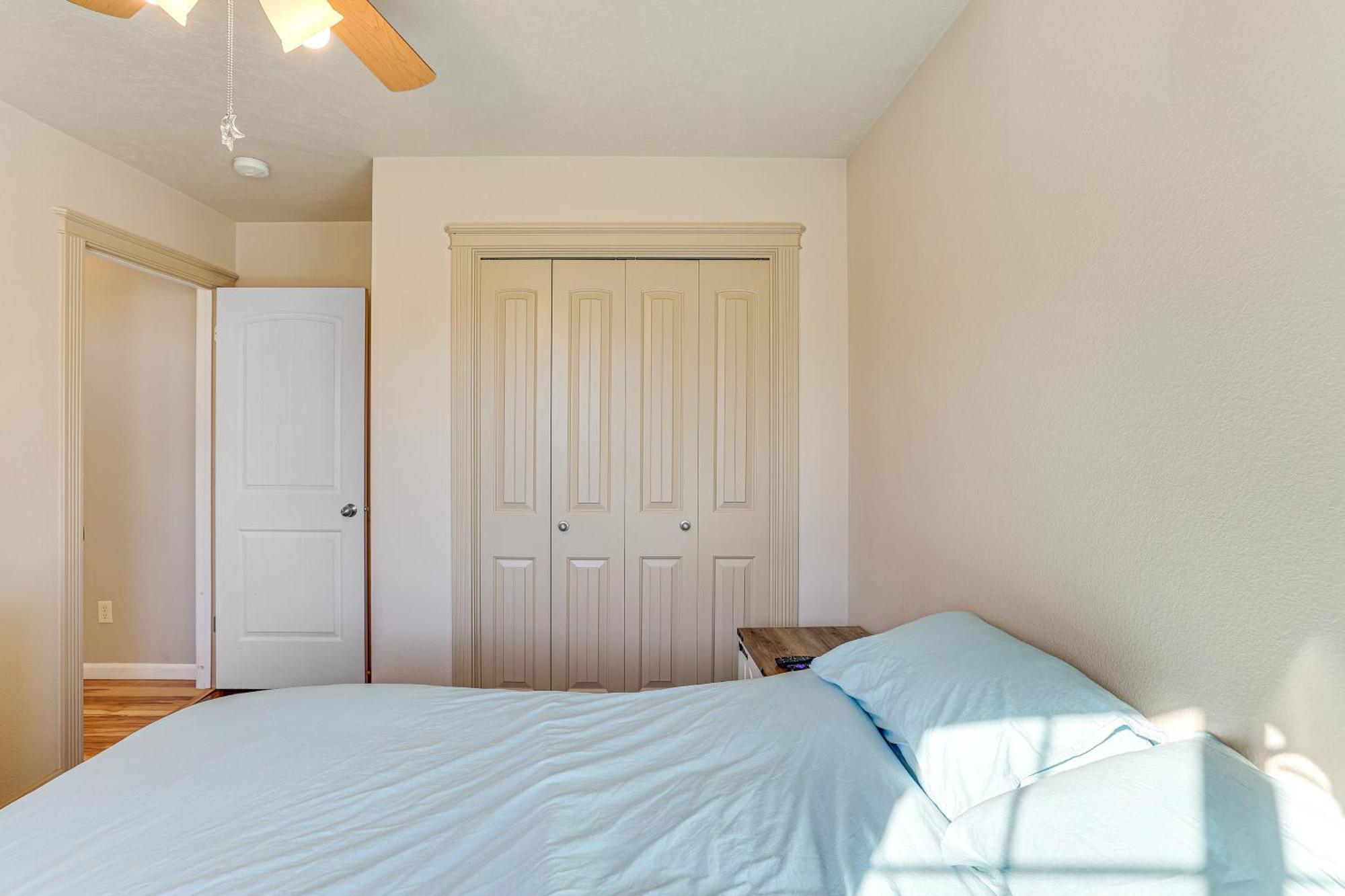 1 Mi To Towne Square With Patio!