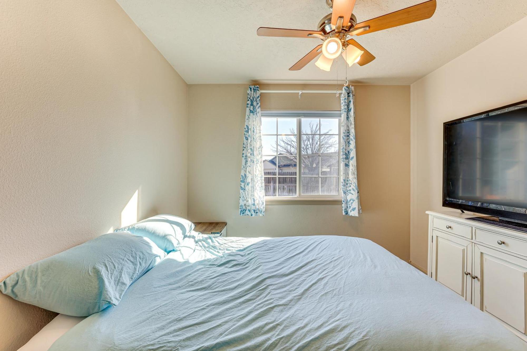 1 Mi To Towne Square With Patio! *