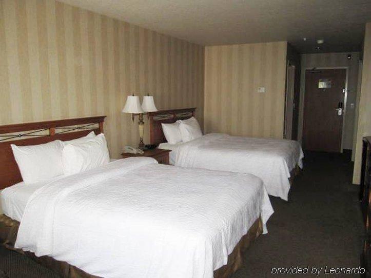 Hotel La Quinta By Wyndham Towne Square 2*