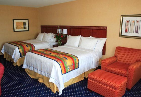 Hotel Courtyard By Marriott West/meridian 3*