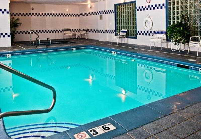 Fairfield Airport 3*
