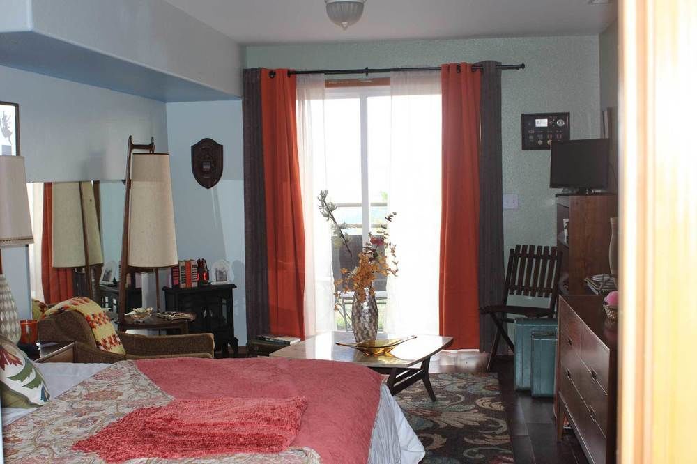 C&m Bunkhouse Hotel