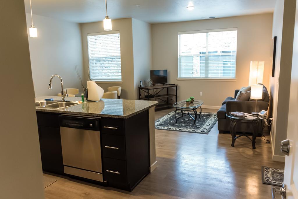 The District At Parkcenter Apartment
