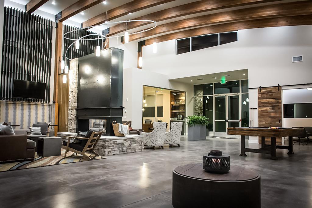 The District At Parkcenter Apartment *