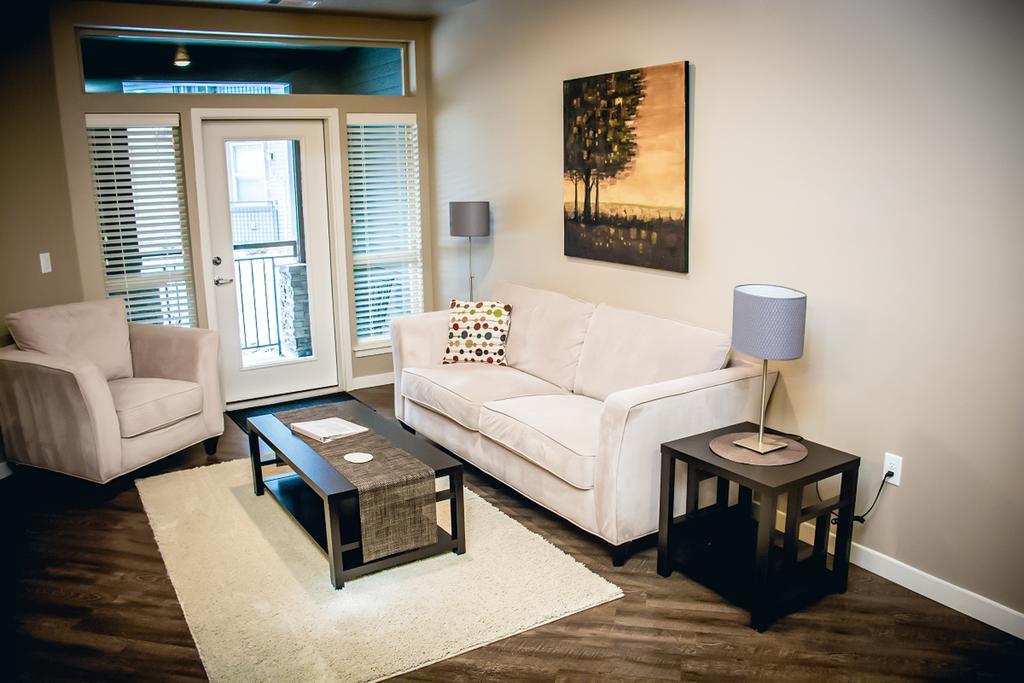 Apartment The District At Parkcenter