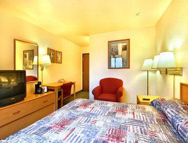 Super 8 By Wyndham Hotel 2*