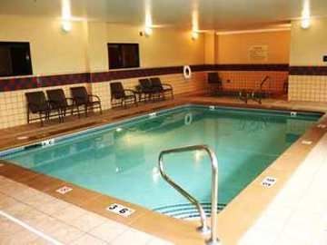 Hampton - Airport 3*